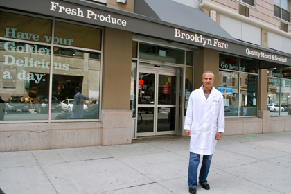 Brooklyn Fare owner Moe Issa at his new store (BHB/Sarah Portlock)